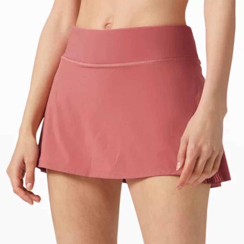Lululemon Women’s Play Off The Pleats Skirt 13” Skort in Cherry Tint Size 6